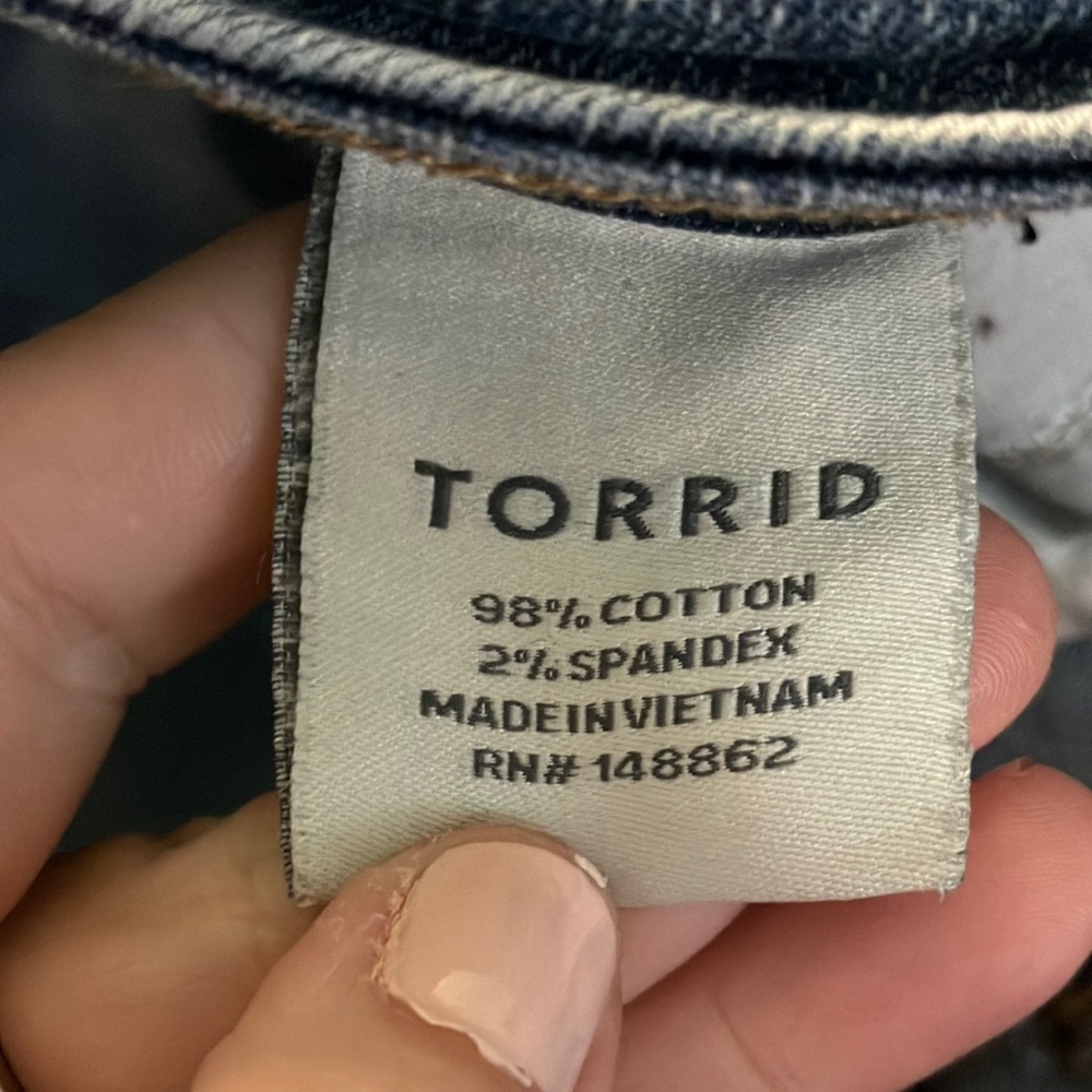 Torrid Ripped Crops, Size 16R - Picture 6 of 6